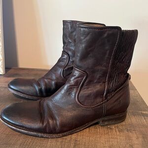 Frye Women’s Leather Boots Dark Brown Melissa Scrunch Short Size 8